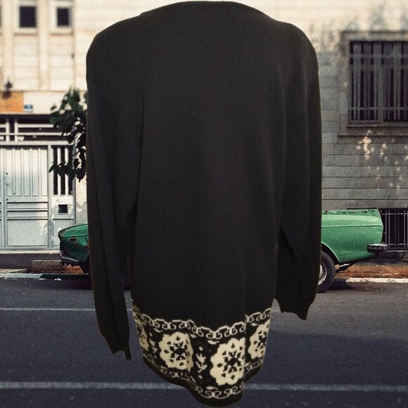 Liz Claiborne Womens Top Medium/ Black w White Floral 100% Merino Wool Sweater - Picture 6 of 13
